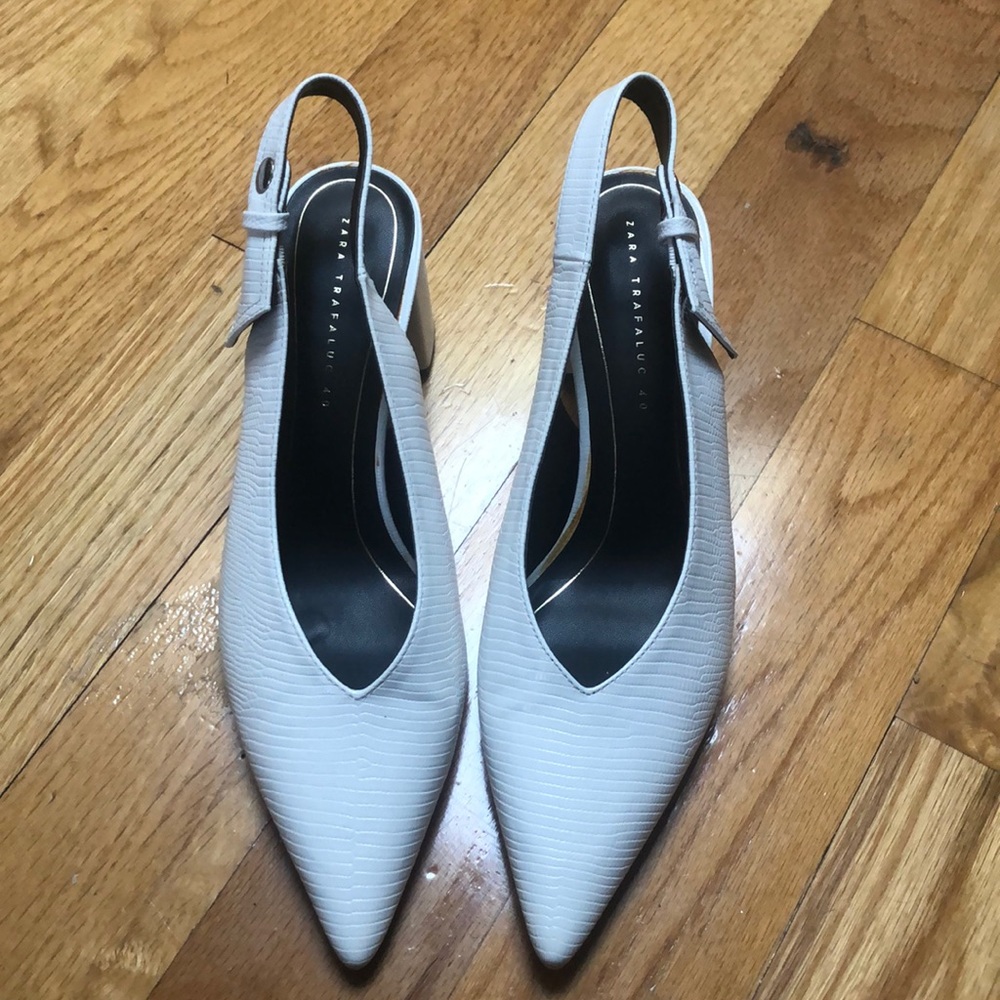 Zara size 9 white block heels